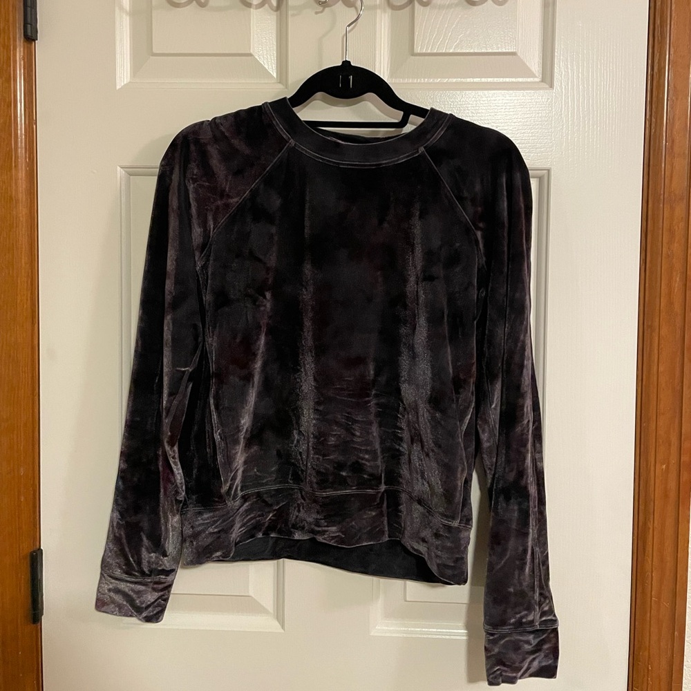 Lululemon velvet top